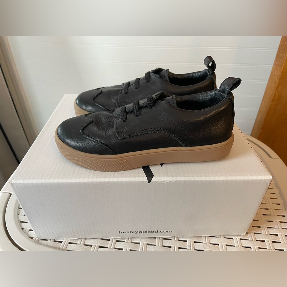 Freshly Picked Leather Black Ebony Oxford Sneaker Boys Toddler 10T NIB